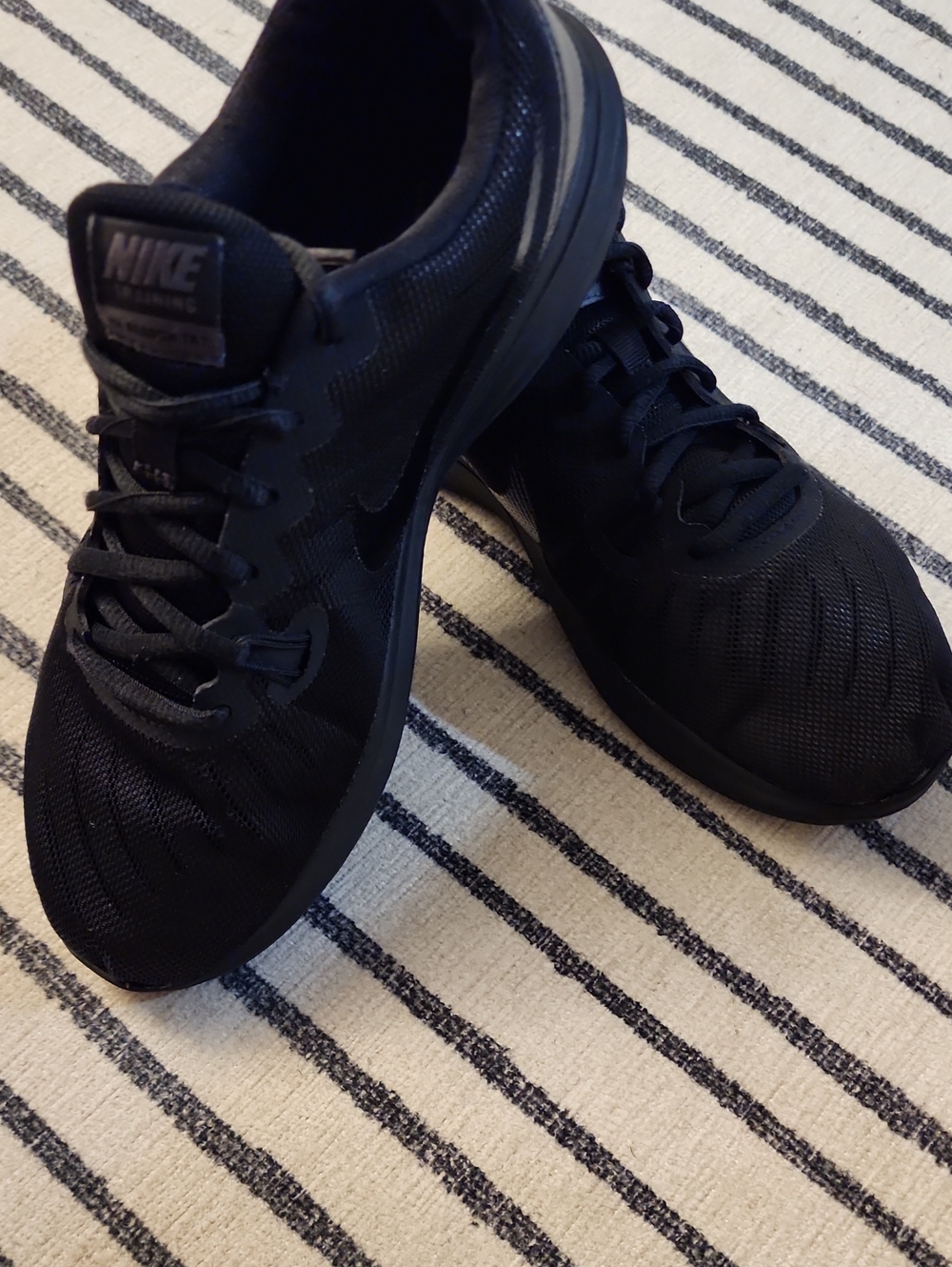 Nike Womens In-Season Tr 7 (9.5)